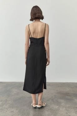 St AgniLink Detail Dress - Black -Viktoria & Woods shop 20220322 StAgni Day1 Shot 11 079 1000x 36b43cdb 153f 4454 b1e3 396464dba3a6@2x