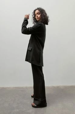 St AgniDouble Breasted Blazer - Black -Viktoria & Woods shop Double Breasted Blazer Black 6 1000x 6ddae5c0 38ac 4a75 ac06 2147edeb4fe5@2x