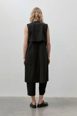 St. AgniLayered Trench - Black & Khaki 10 St. AgniLayered Trench - Black & Khaki -Viktoria & Woods shop Layered Trench Black Khaki4 copy 1000x a45cdae4 e5d9 4a64 b51d 0a4bba2ad459@2x