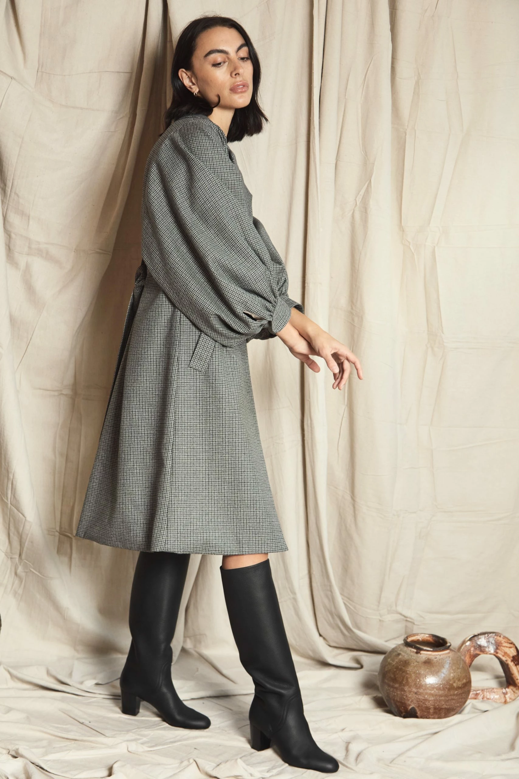 MahsaUniversal Trench - Mini Houndstooth 2 MahsaUniversal Trench - Mini Houndstooth - Image 2