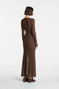 SIR THE LABELSylvie Long Sleeve - Chocolat 7 SIR THE LABELSylvie Long Sleeve - Chocolat -Viktoria & Woods shop S209 SIR422 7028SYLVIELONGSLEEVEDRESSCHOCOLAT 22339 SirTheLabel D2 2110 1440x 9c3ac1b5 074c 4341 a94b 7f395e06c5cc@2x