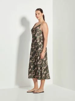 Juliette HoganSigrid Slip - Windflower -Viktoria & Woods shop w JH 23.01 AS Sigrid Slip Windflower 499 02 2048x f6754816 7a86 4af3 bf31 2e6227c9f06d@2x